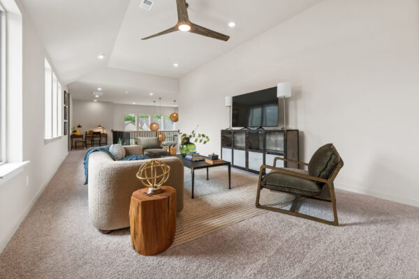Upstairs Living Areas (7)
